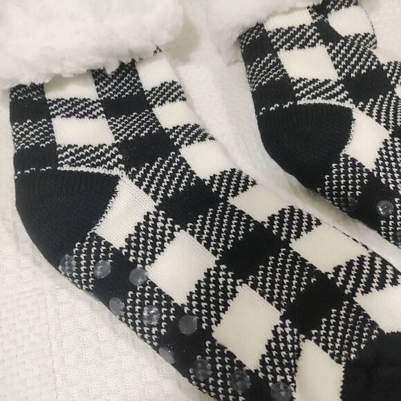 Winter Fleece Black White Plaid Non Skid Socks -I - Picture 3 of 6